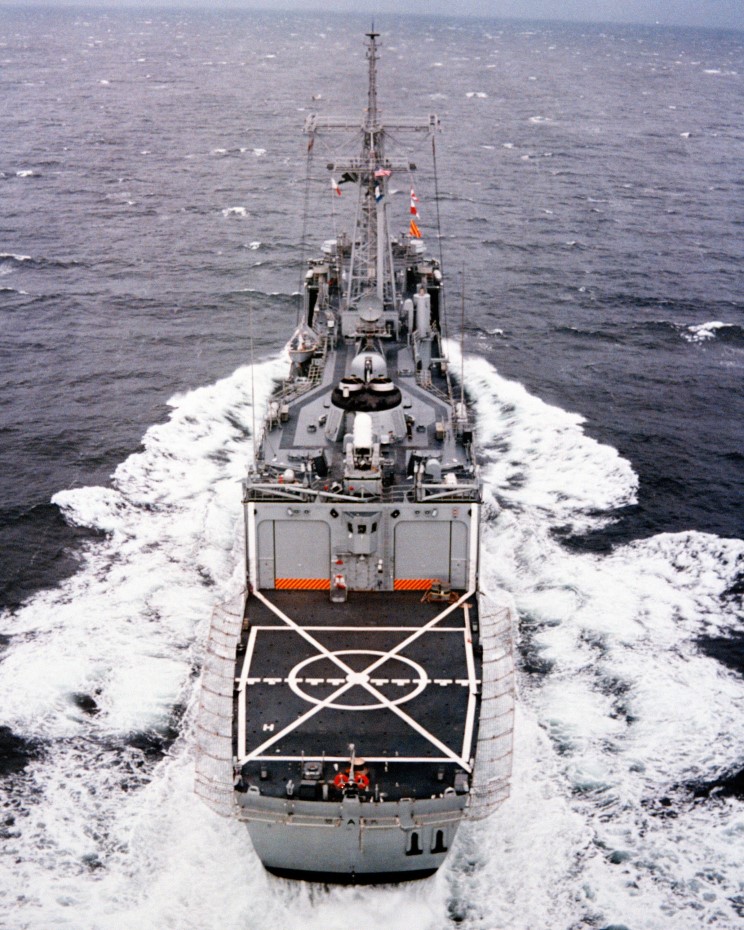 13 July 1982: Stark FFG-31 on sea trials off the coast of Washington.