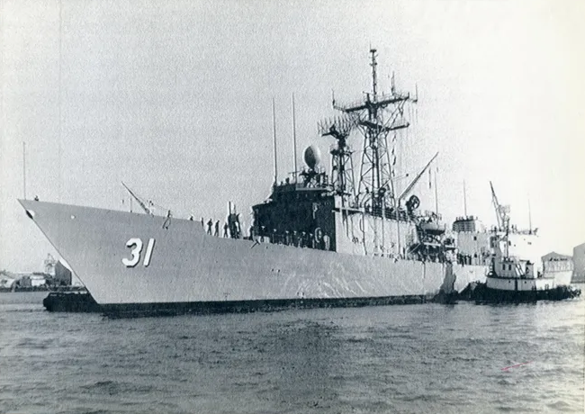 7 November 1987: The Stark is docked at Ingalls Shipyard in Pascagoula, MS.