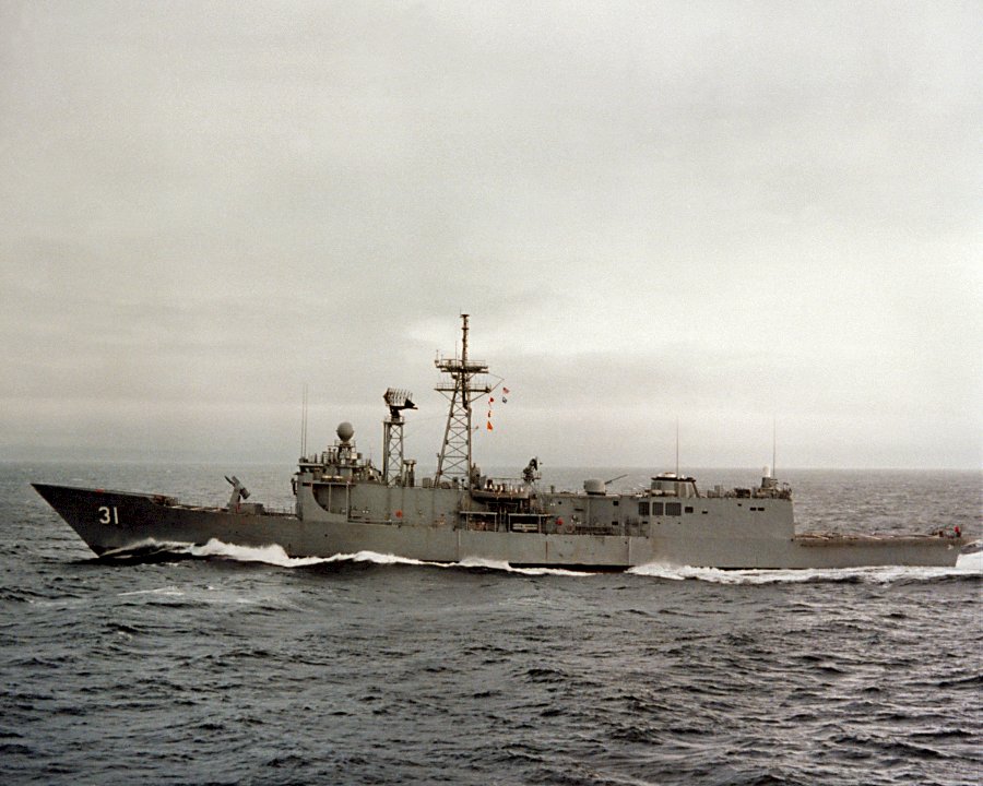 13 July 1982: Stark FFG-31 on sea trials off the coast of Washington.