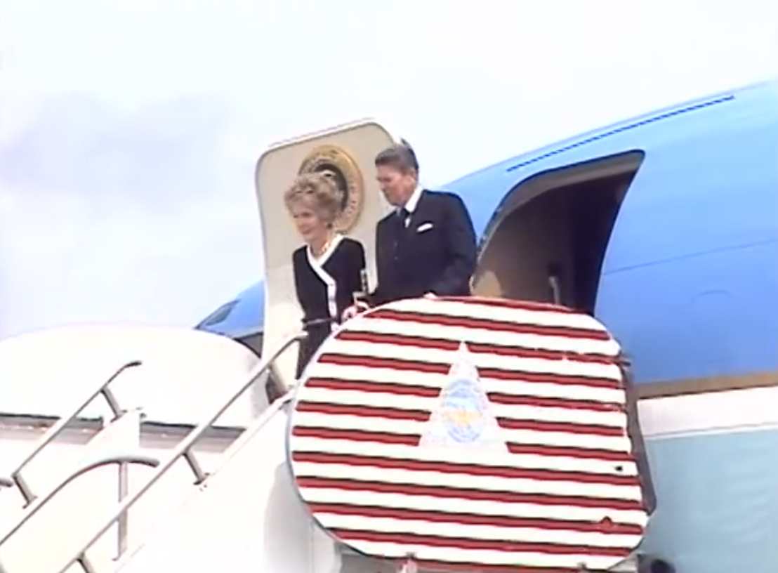 The President and First Lady departing Air Force One.