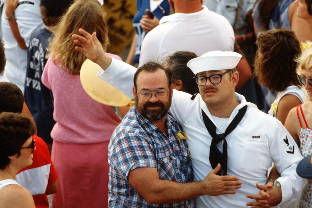 01SEP88 USS Stark pulls into Mayport Naval Station.